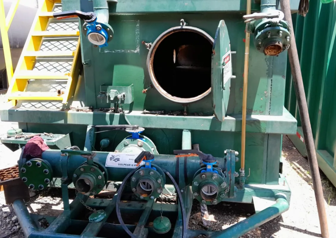 Cómo evaluar la compatibilidad entre un fluido y un tanque