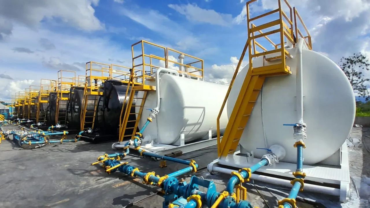 Almacenamiento temporal de aguas de producción mediante frac tanks